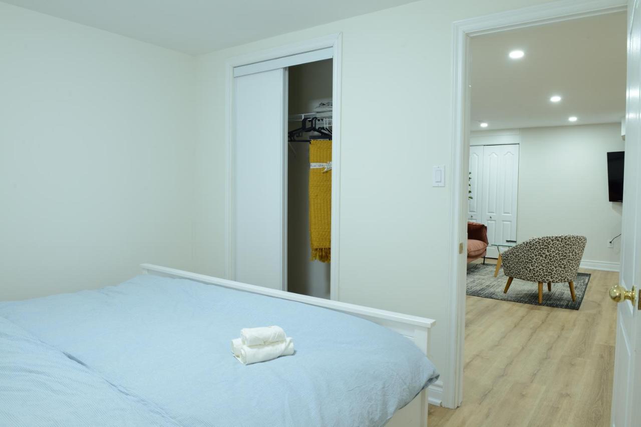 Spacious 2-Bed-Room Near Yonge & Major Mackenzie Richmond Hill Esterno foto
