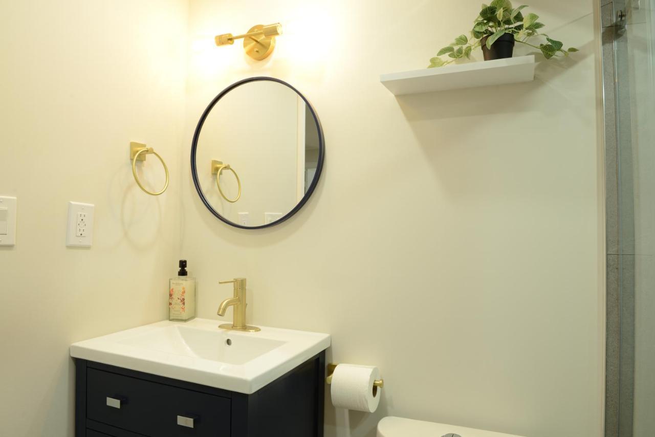 Spacious 2-Bed-Room Near Yonge & Major Mackenzie Richmond Hill Esterno foto