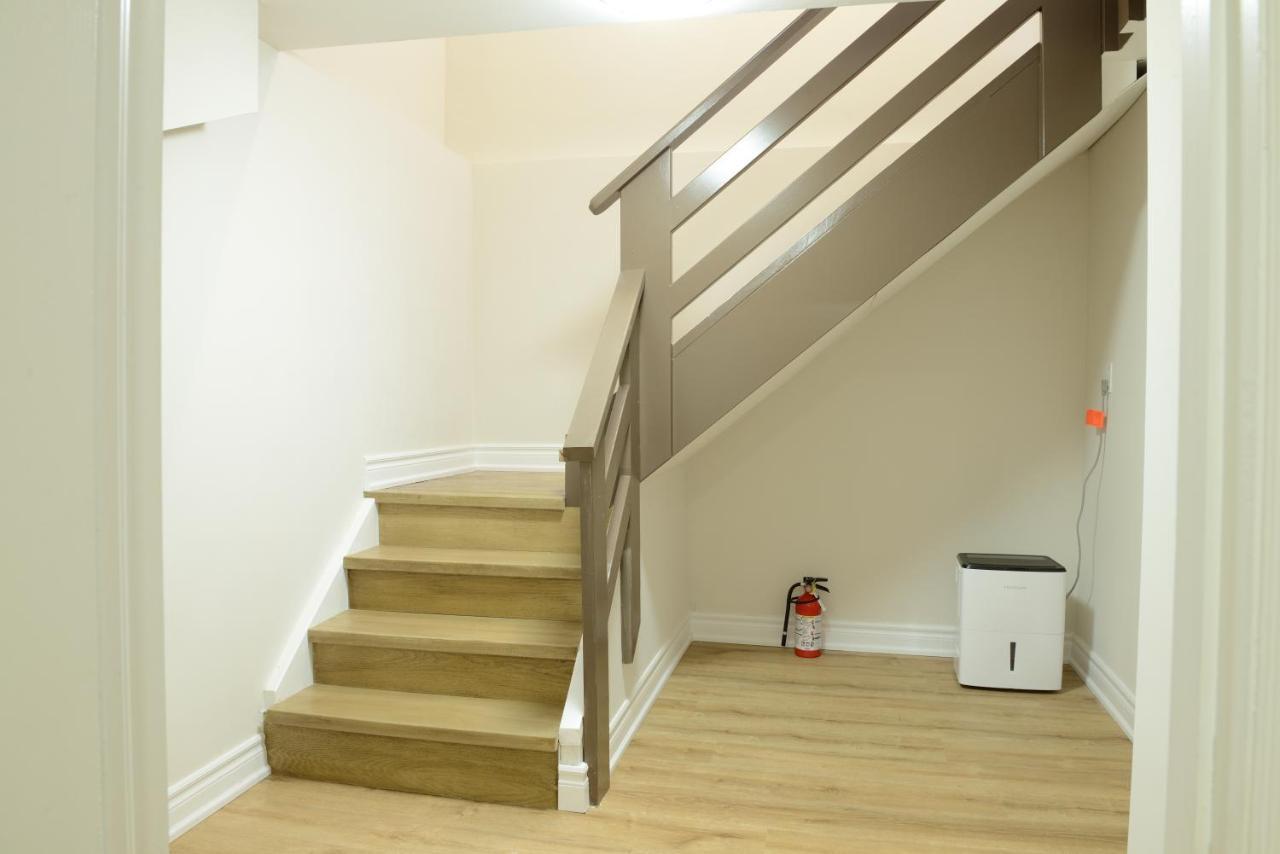 Spacious 2-Bed-Room Near Yonge & Major Mackenzie Richmond Hill Esterno foto