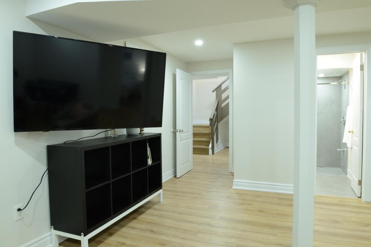 Spacious 2-Bed-Room Near Yonge & Major Mackenzie Richmond Hill Esterno foto