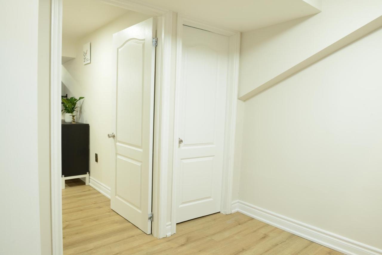 Spacious 2-Bed-Room Near Yonge & Major Mackenzie Richmond Hill Esterno foto