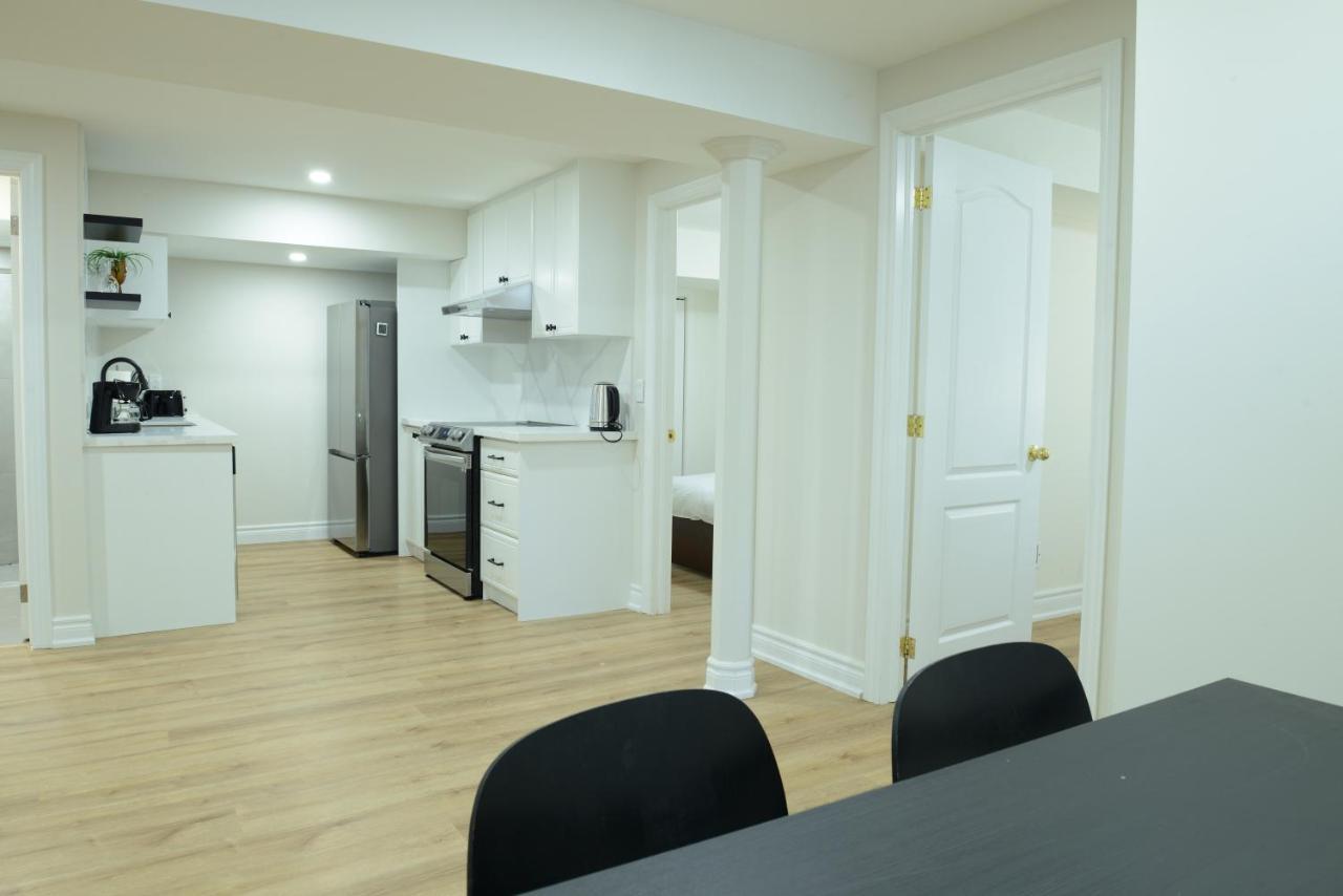 Spacious 2-Bed-Room Near Yonge & Major Mackenzie Richmond Hill Esterno foto