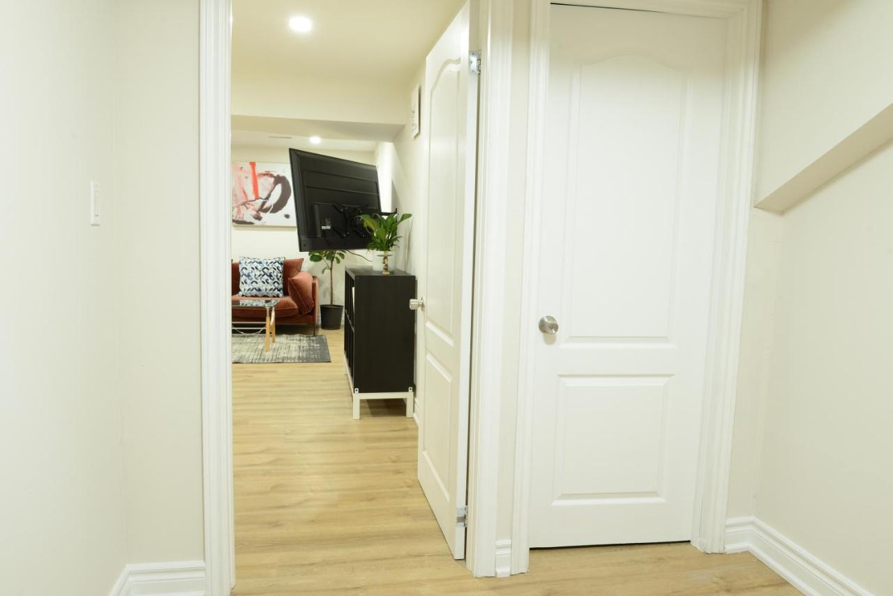 Spacious 2-Bed-Room Near Yonge & Major Mackenzie Richmond Hill Esterno foto