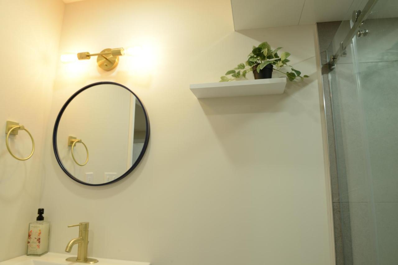 Spacious 2-Bed-Room Near Yonge & Major Mackenzie Richmond Hill Esterno foto