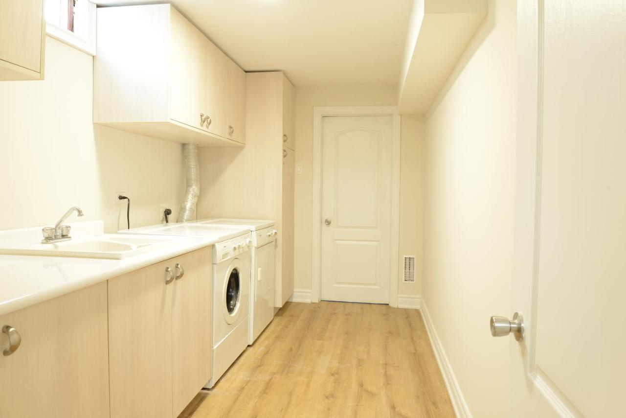 Spacious 2-Bed-Room Near Yonge & Major Mackenzie Richmond Hill Esterno foto